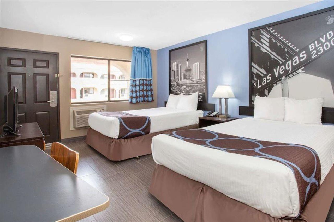 Super 8 By Wyndham Las Vegas Nellis Afb Area Luaran gambar