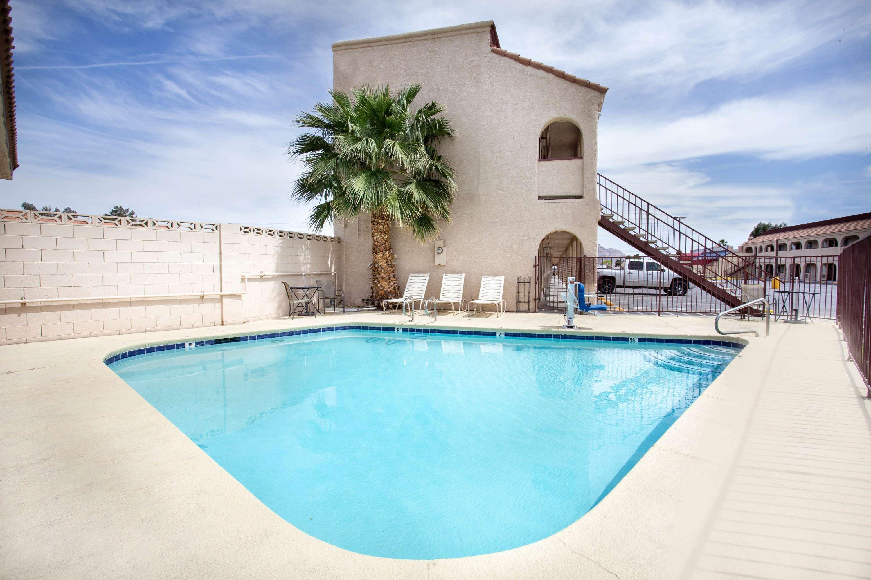 Super 8 By Wyndham Las Vegas Nellis Afb Area Luaran gambar