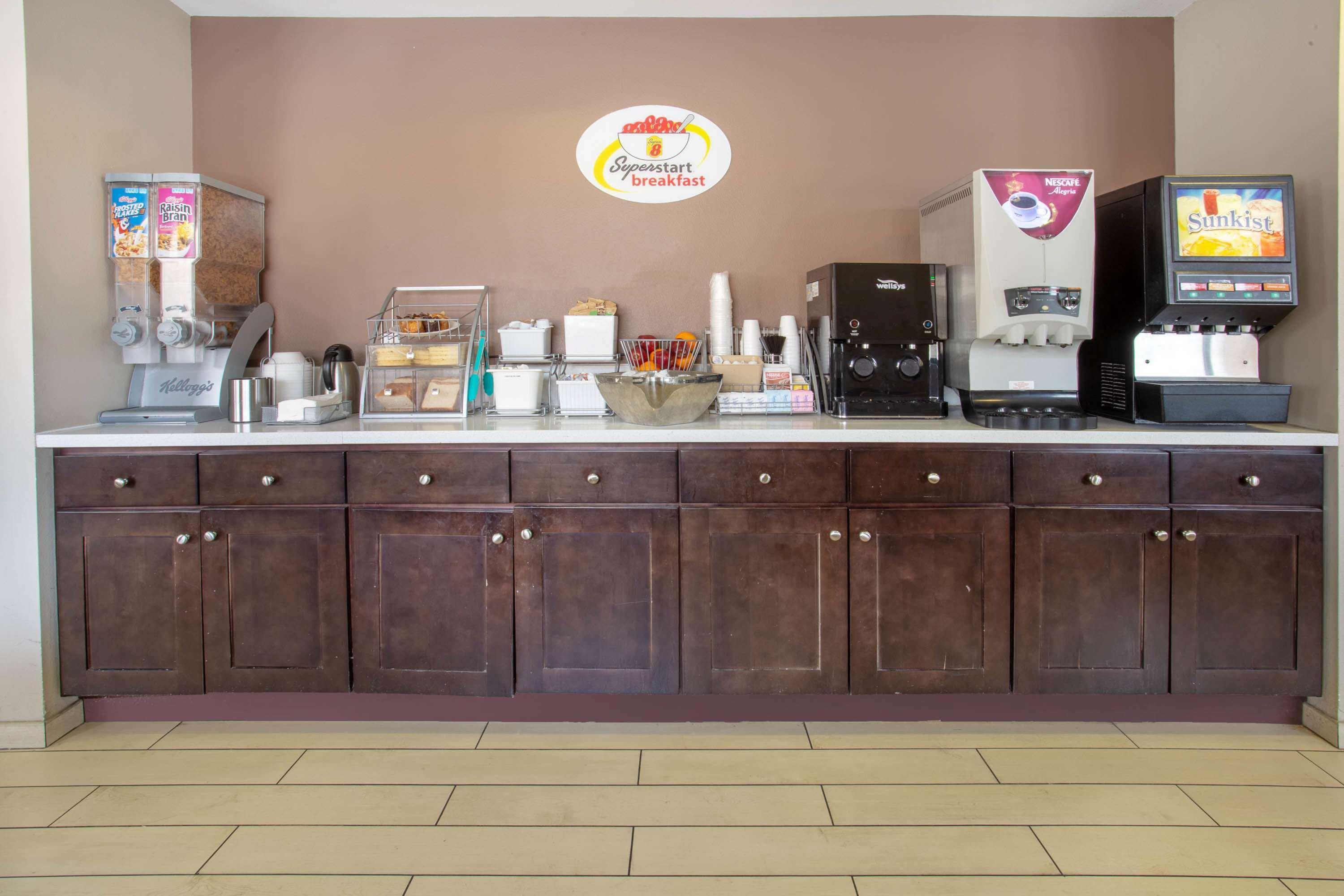 Super 8 By Wyndham Las Vegas Nellis Afb Area Luaran gambar