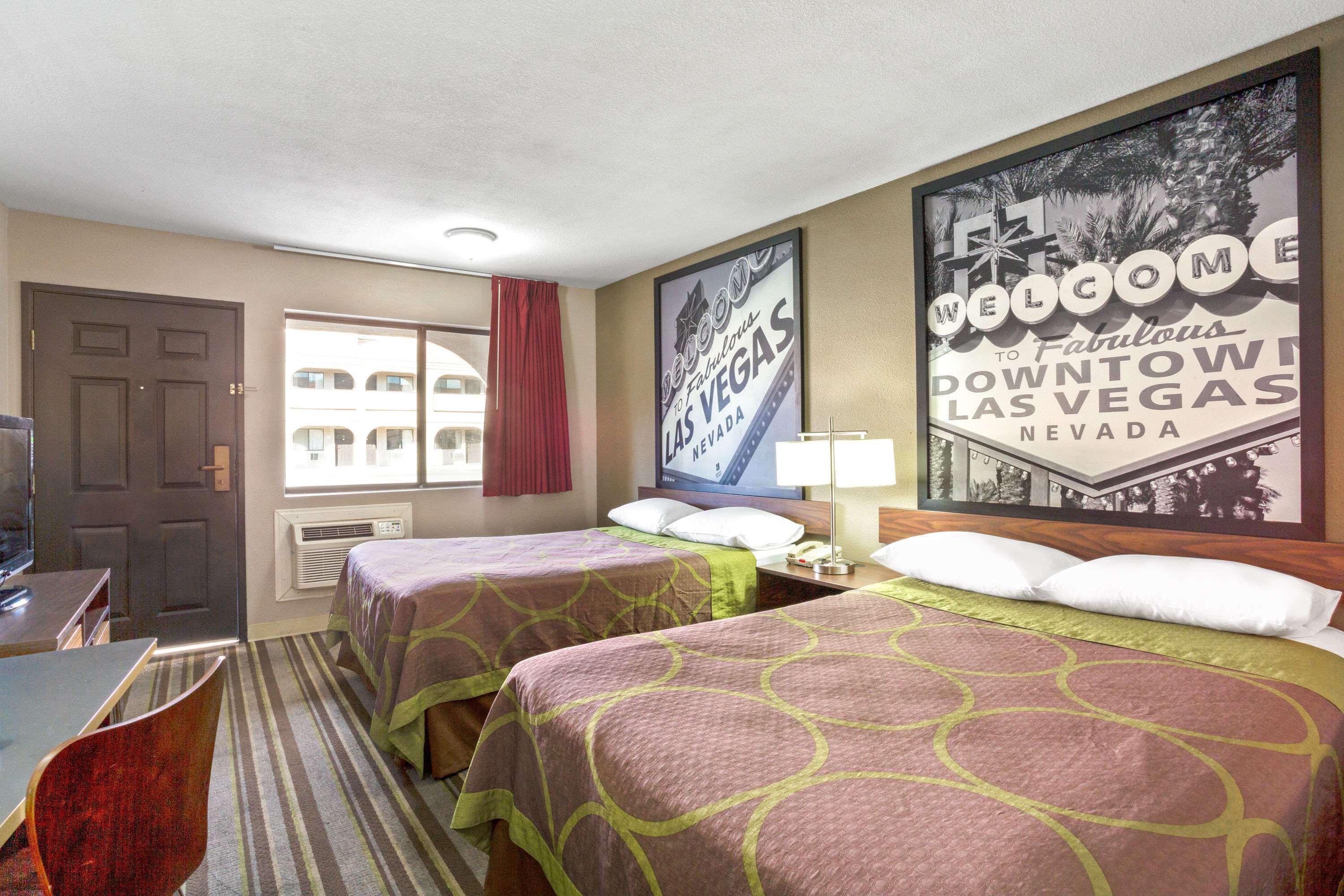 Super 8 By Wyndham Las Vegas Nellis Afb Area Luaran gambar