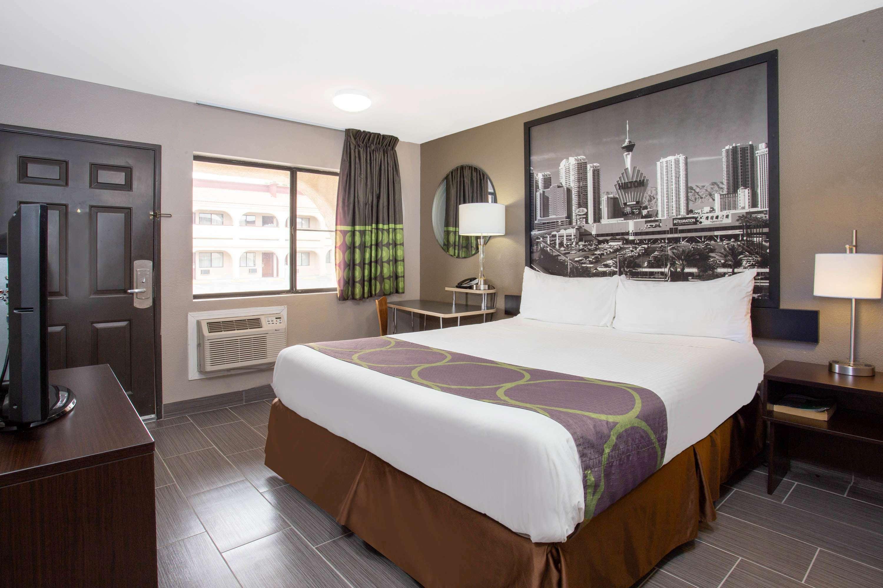 Super 8 By Wyndham Las Vegas Nellis Afb Area Luaran gambar